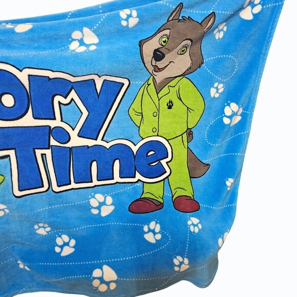 Great Wolf Lodge Story Time Fleece Blanket and 17" BAB Violet The Wolf Plush - Picture 7 of 12